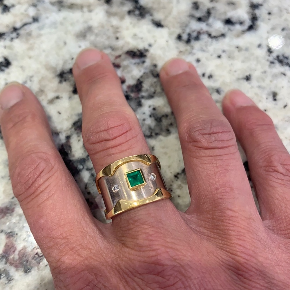 Emerald and diamond modern ring